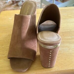 NWOT Calvin Klein open toe suede shoes